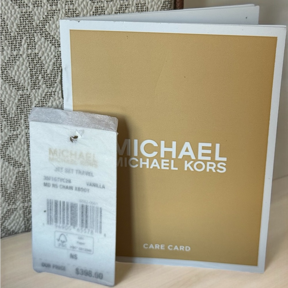 Michael Kors Jet Set Travel Crossbody in Classic Vanilla - Picture 2 of 6